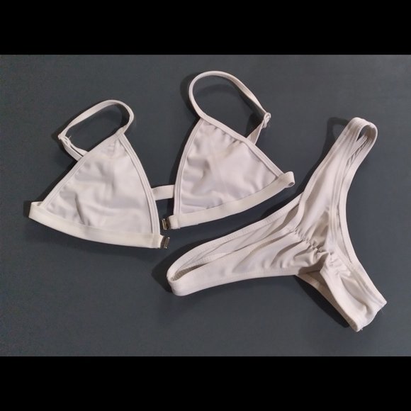 2 Piece White Bikini with Front Metal Clasp Closure and Cheeky Booty bottom Set - Picture 3 of 3